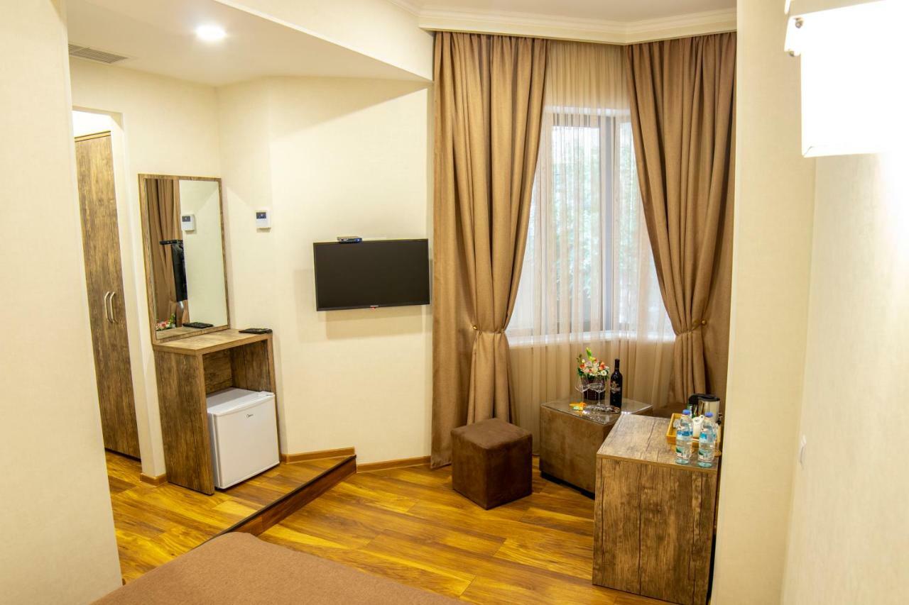 Irmisa Hotel Tbilisi Exterior foto